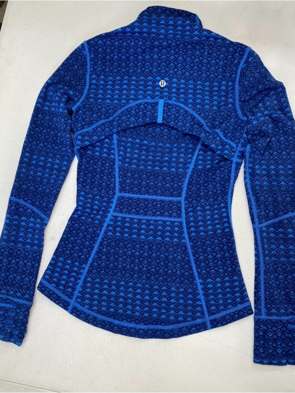 Lululemon Define Jacket Blue Geometric Pattern Full Zip Size 4 Thumbholes - Picture 4 of 13